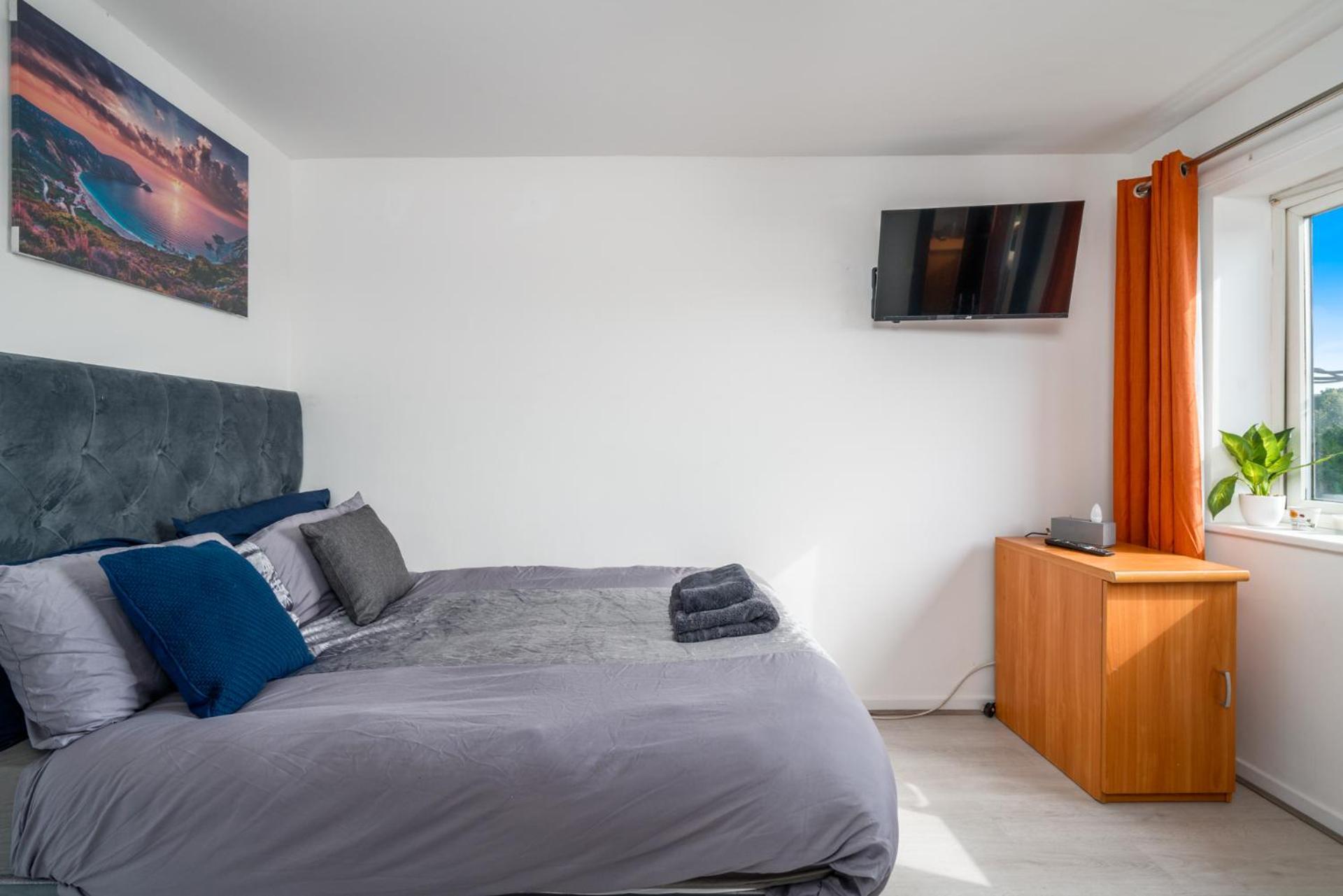 Private Room In London Enfield With Parking Exterior photo